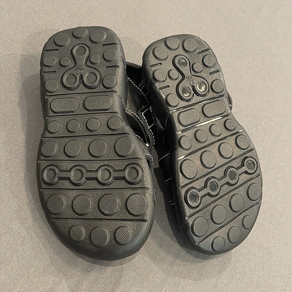 NWOT HOBIBEAR Boys Sandals - Closed Toe, Black, Size EU 27 / US Toddler 11 - Picture 2 of 9